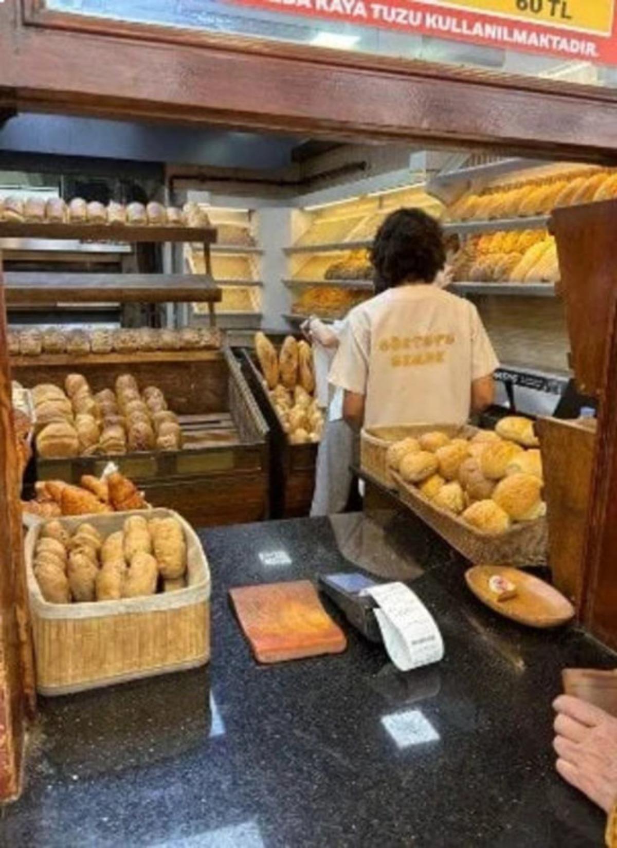 Tescilli g&uuml;zel Irmak &Ouml;ztaş fırında tezgahtar oldu! Fırıncılığı oyuncu arkadaşı &ouml;nermiş! Mesaj yağıyor 3
