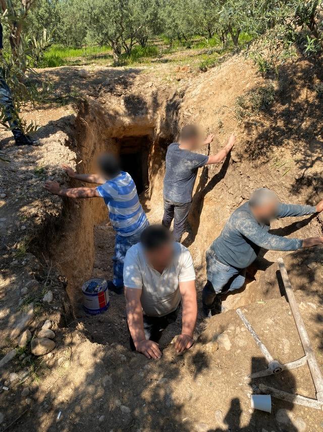 Ka&ccedil;ak kazı yapan 6 kişi dronla su&ccedil;&uuml;st&uuml; yakalandı 1