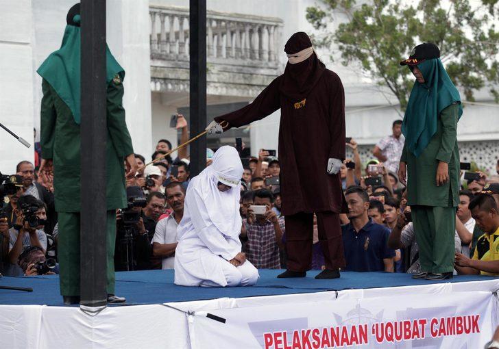 Zinayla suçladıkları çifti kanalizasyon pisliğine buladılar G1