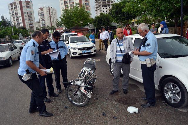 Tescilsiz motosikletle kaza yapan yaralı sürücü kaçtı