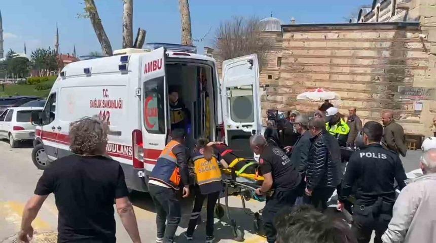 Kocası gaza basınca eşi aracın altında kaldı