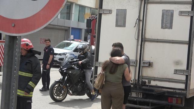 Antalya’da apartman dairesindeki yangın korkuttu: 5 kişi tedbir amaçlı hastaneye götürüldü 5