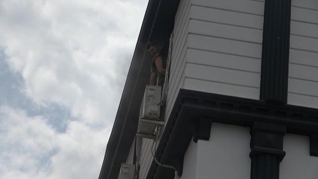 Antalya’da apartman dairesindeki yangın korkuttu: 5 kişi tedbir amaçlı hastaneye götürüldü 1