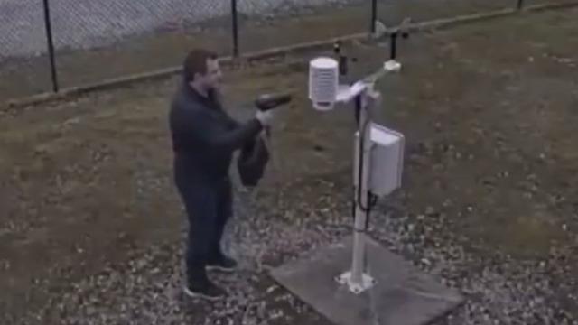 Saç kurutma makinesiyle 34 bin dolar kazandı! Hava durumunu değiştirdi