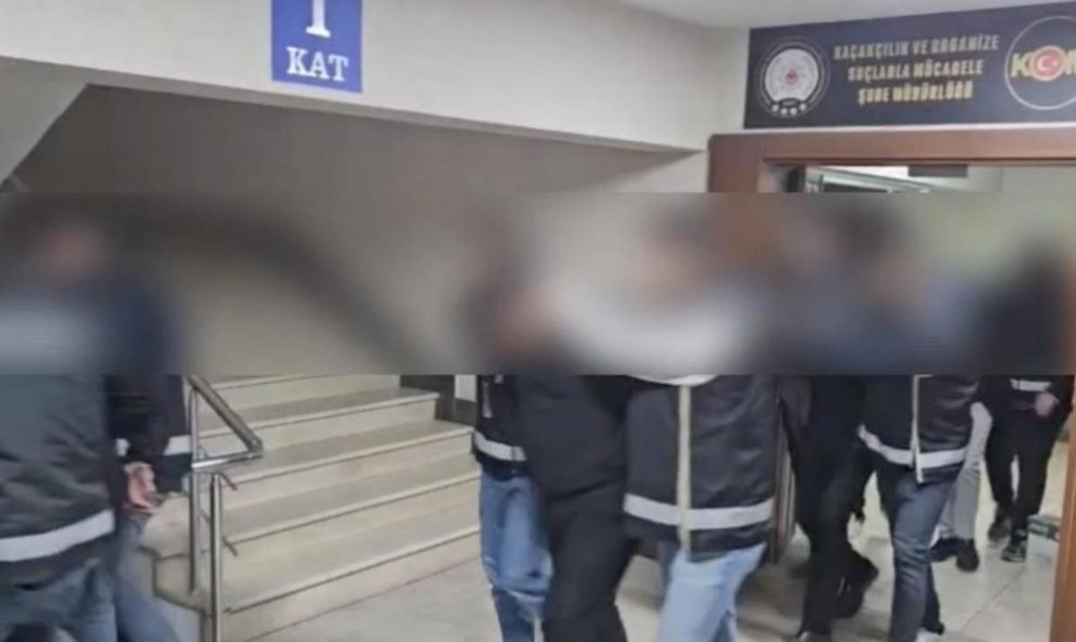 Ehliyet sınavında kopya ağı &ccedil;&ouml;kertildi: 10 milyonluk gelir ortaya &ccedil;ıktı 2