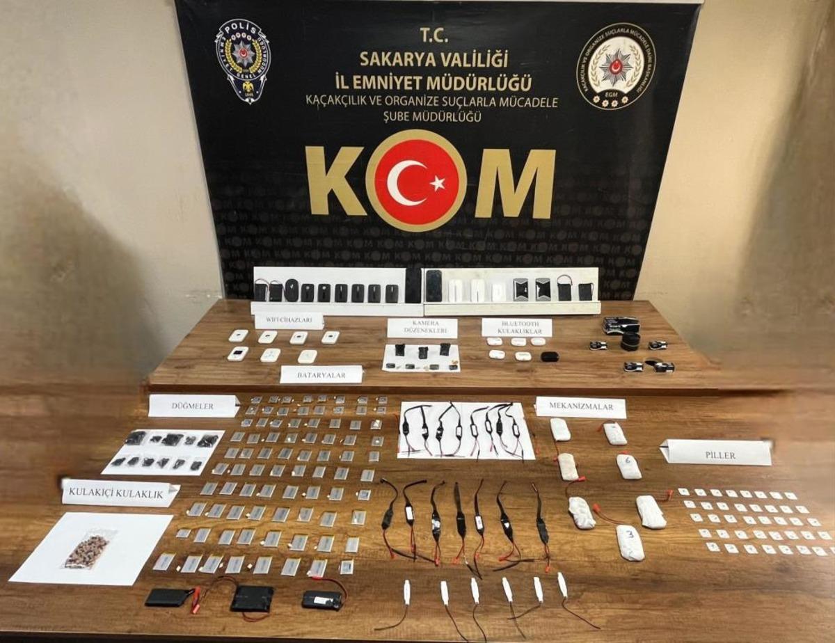 Ehliyet sınavında kopya ağı &ccedil;&ouml;kertildi: 10 milyonluk gelir ortaya &ccedil;ıktı 1