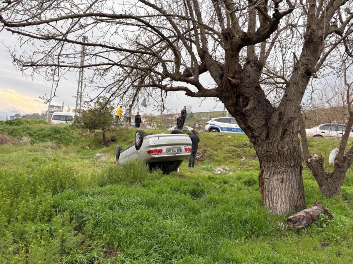 İzinsiz aldığı otomobille kaza yaptılar: 2 yaralı 1