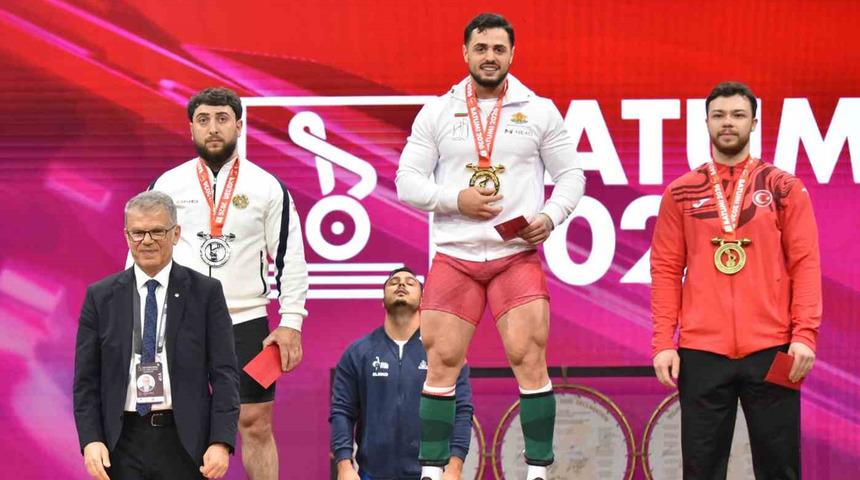 Hakan Ş&uuml;kr&uuml; Kurnaz, koparmada bronz kazandı