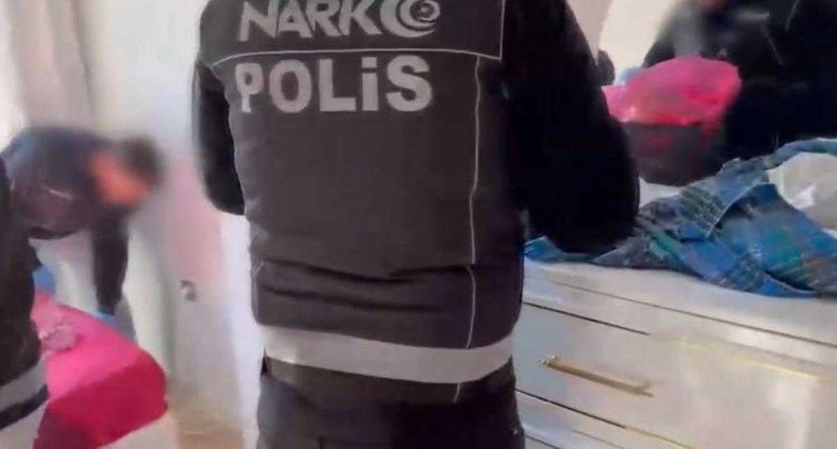 Hindistan da kırmızı b&uuml;ltenle aranıyordu, İstanbul da yakalandı 2