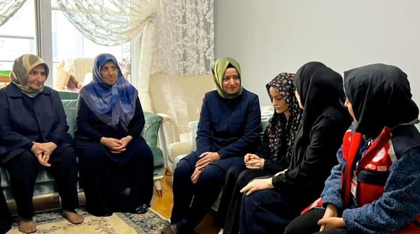 AK Parti Genel Başkan Yardımcısı Kaya, Kahramanmaraş&rsquo;ta &ouml;ğrencilerin aileleriyle bir araya geldi