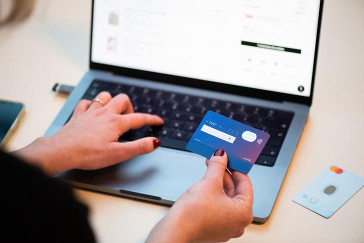 Online &ccedil;ok alışveriş yapar mısın?