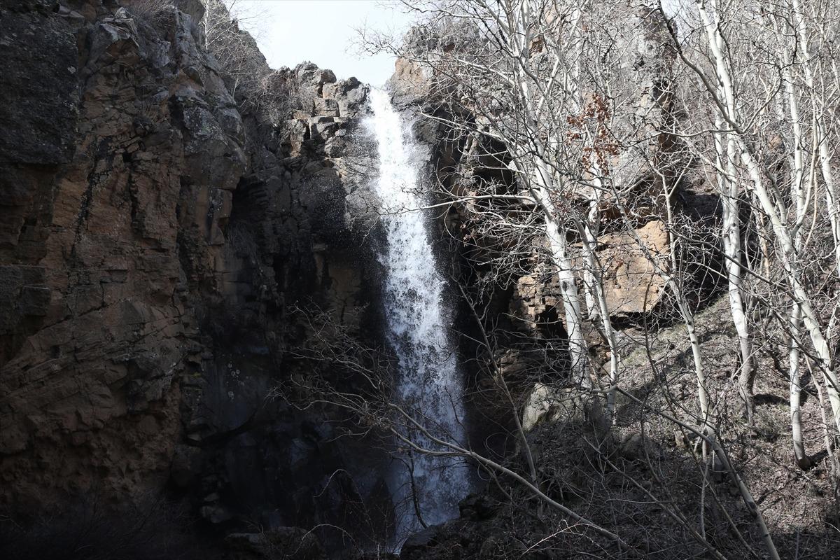 10 yıl sonra şelale yeniden &ccedil;ağladı! Erciyes&rsquo;te şaşırtan g&ouml;r&uuml;nt&uuml; 1