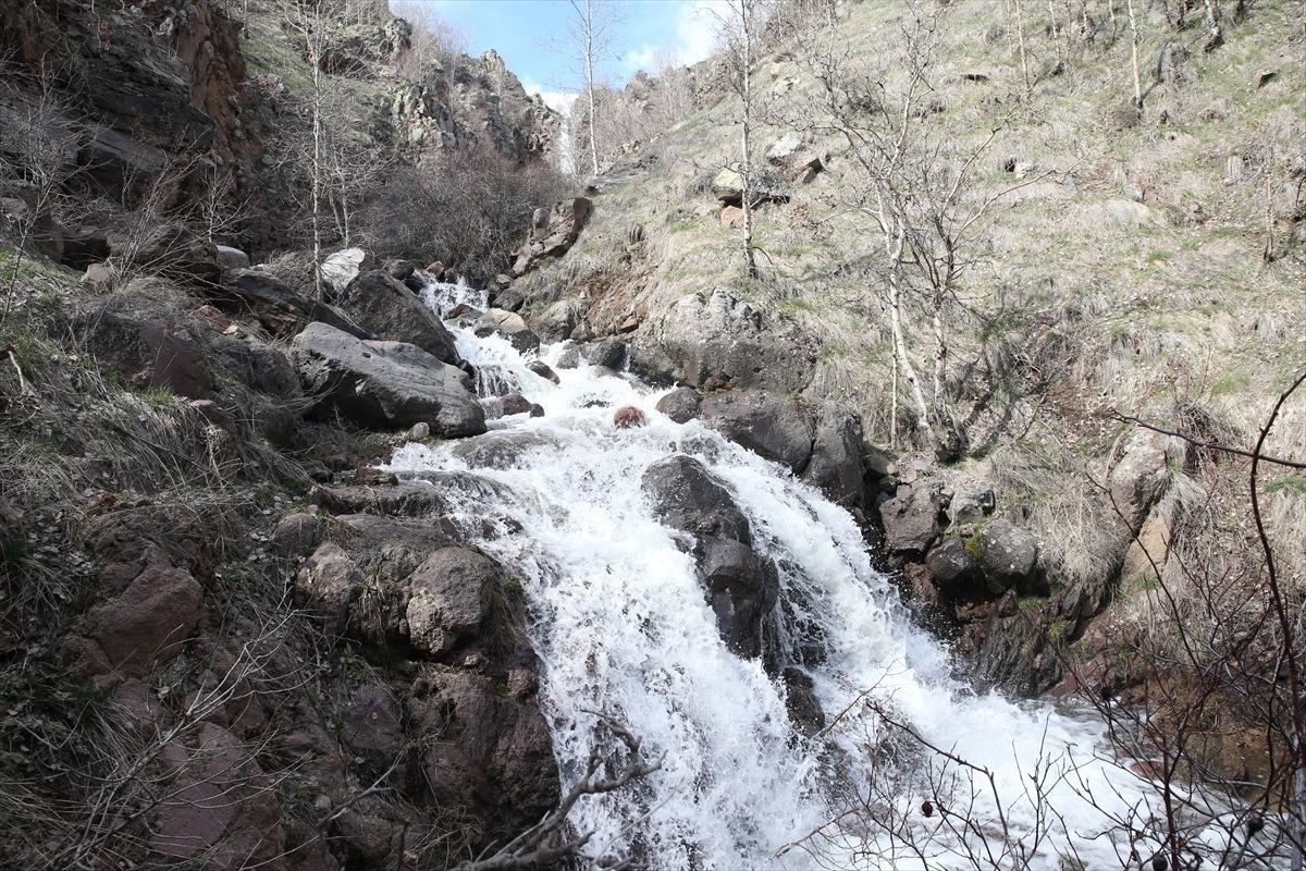 10 yıl sonra şelale yeniden &ccedil;ağladı! Erciyes&rsquo;te şaşırtan g&ouml;r&uuml;nt&uuml; 3