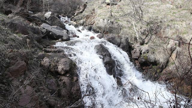 10 yıl sonra şelale yeniden çağladı! Erciyes’te şaşırtan görüntü