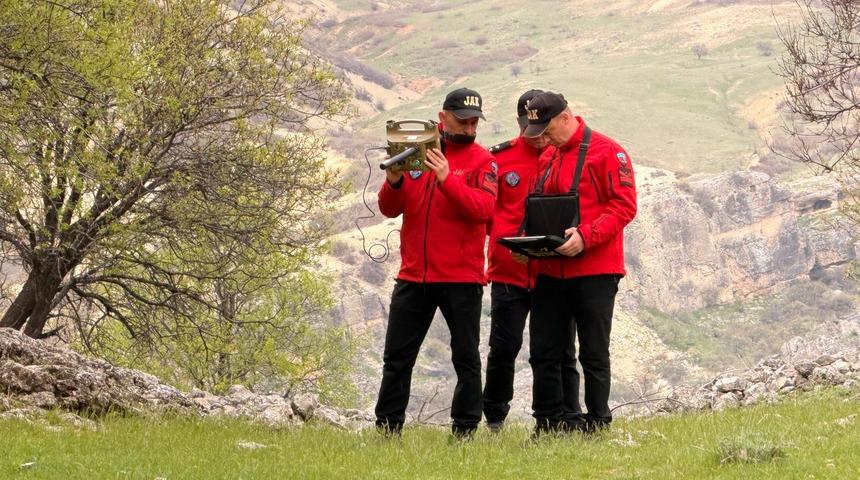 JAK VE JASAT ekipleri sahada! G&uuml;listan Doku'nun cansız bedeni i&ccedil;in geniş &ccedil;aplı arama