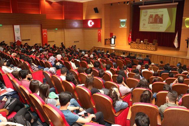 HAK-İŞ Genel Başkanı Arslan KBÜ’de konferans verdi