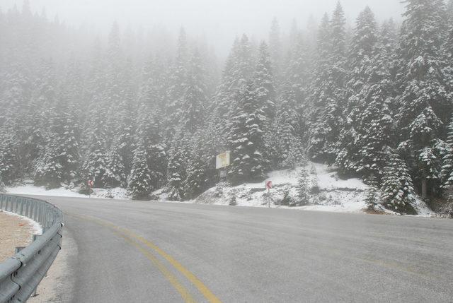 Ilgaz Dağı'nda kar yağışı