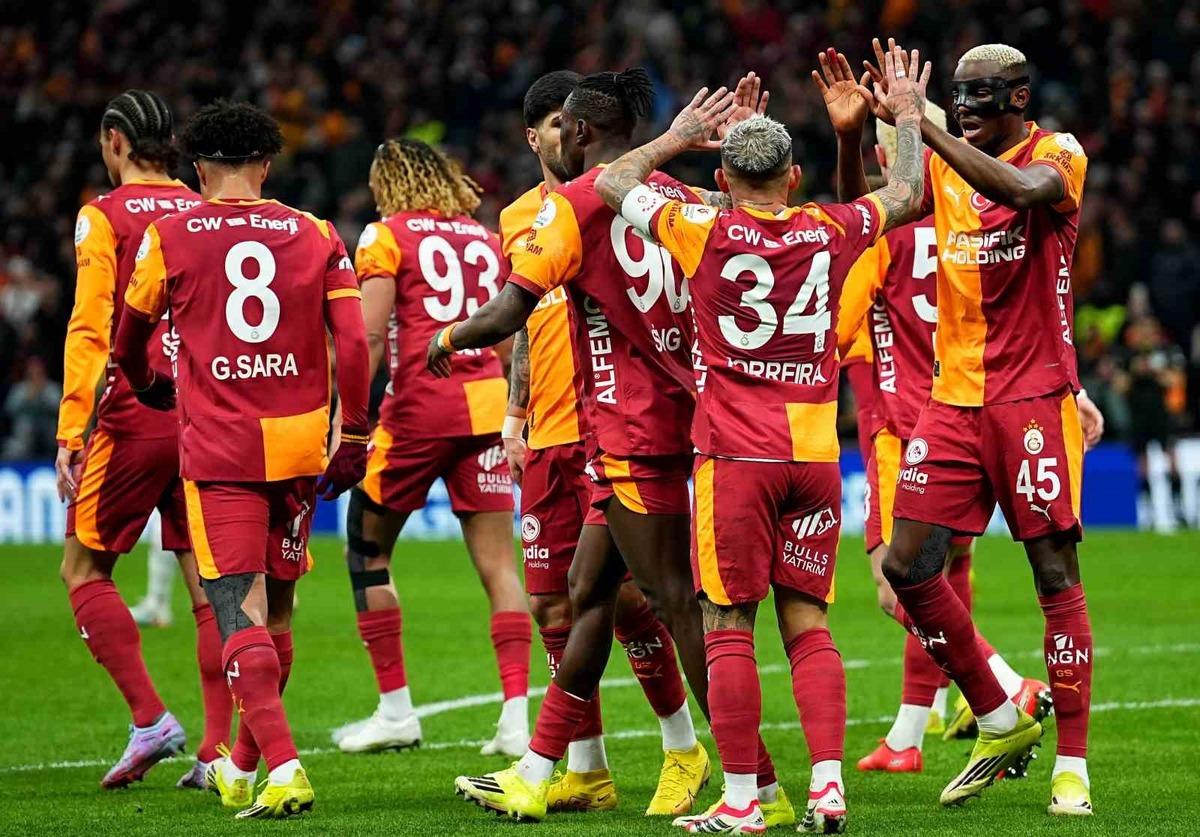 Galatasaray ile Fenerbah&ccedil;e 406. randevuda 4