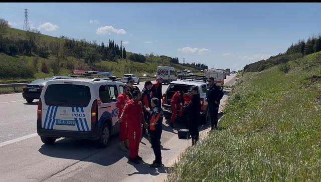 "Otoyola 5 yaşında çocuk bırakıldı" ihbarı ekipleri alarma geçirdi 1
