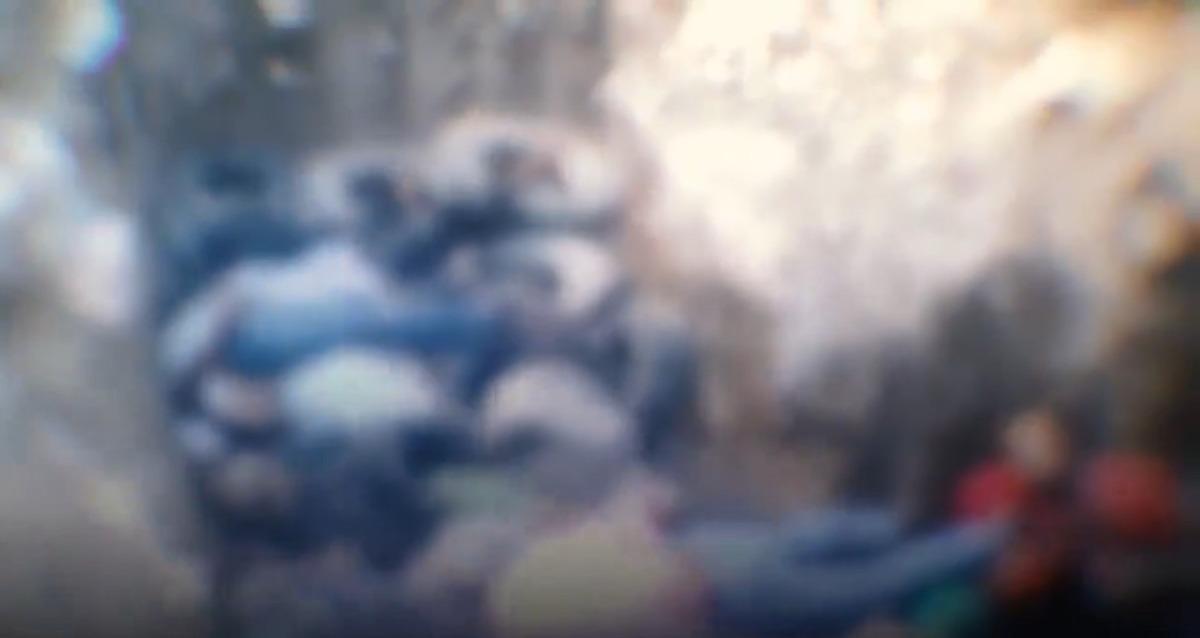 Tadamon katliamcısı Emced Yusuf un yakalanışı saniye saniye kamerada! Kimlik tespitinde  T&uuml;rk profes&ouml;r  detayı 2