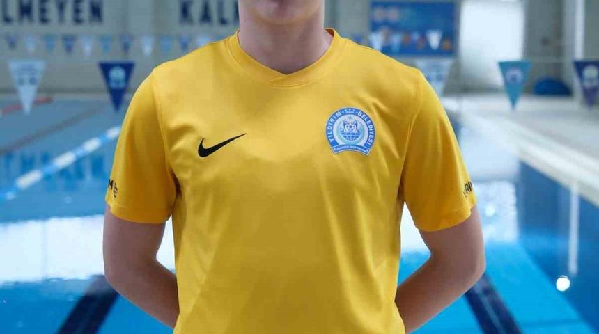 Yıldırımlı y&uuml;z&uuml;c&uuml;lere milli gurur