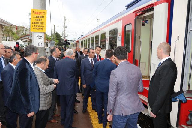 Bakan Arslan ve Avrupa Komisyonu Üyesi Bulc'tan trende ikili görüşme