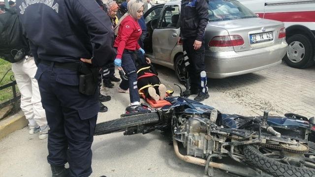 Isparta&rsquo;da otomobil ile motosiklet &ccedil;arpıştı: 2 yaralı 2