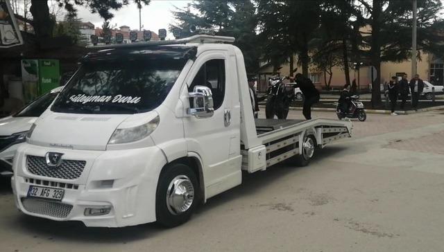 Isparta&rsquo;da otomobil ile motosiklet &ccedil;arpıştı: 2 yaralı 1