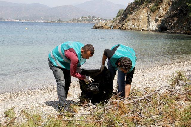 Hükümlüler koylarda çevre temizliği yaptı