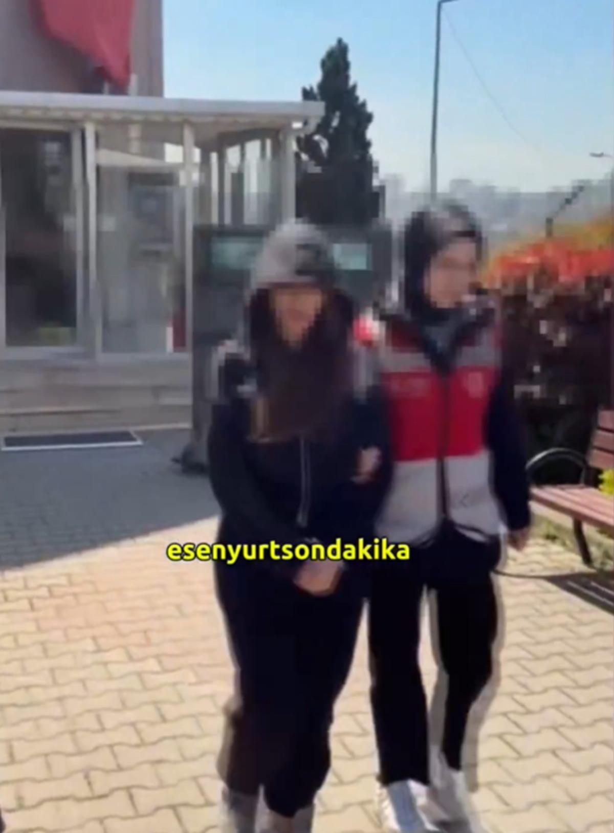 K&ouml;peği sarkıtıp videoya &ccedil;ekti: "Babası kurtarsın Kuki yi" 5