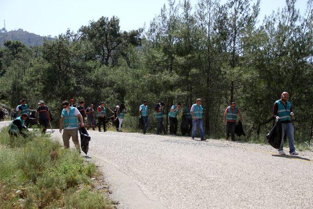 Hükümlüler koylarda çevre temizliği yaptı