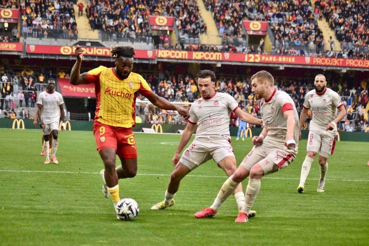Saint-Maximin Lens formasıyla şov yapıyor! Mucizeyi başardı 3