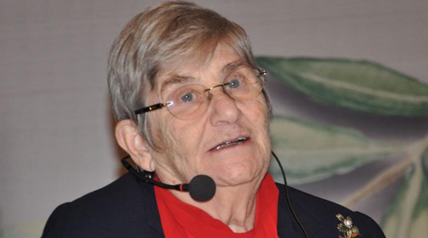 Canan Karatay'dan öğrencilere 'kurtlu elma yiyin' tavsiyesi