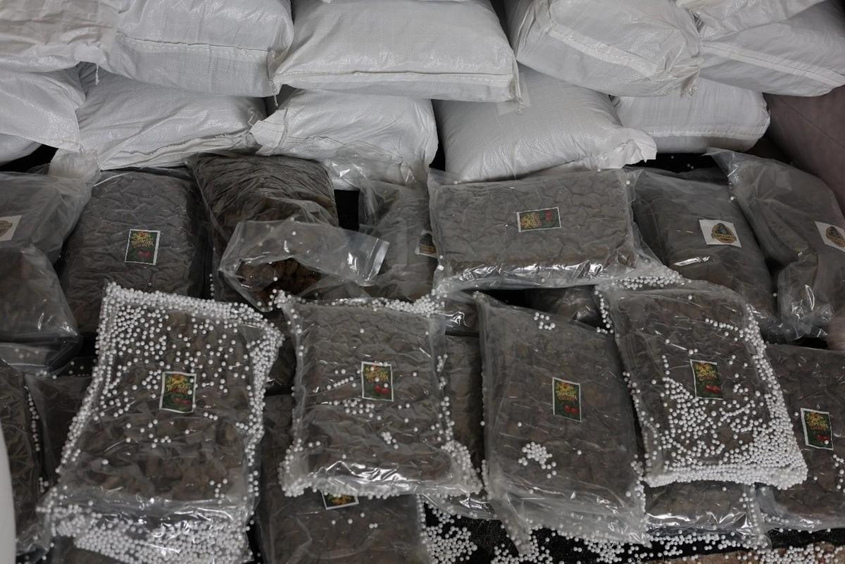 MİT ten Suriye de uyuşturucu operasyonu! Kilolarca ele ge&ccedil;irildi 3
