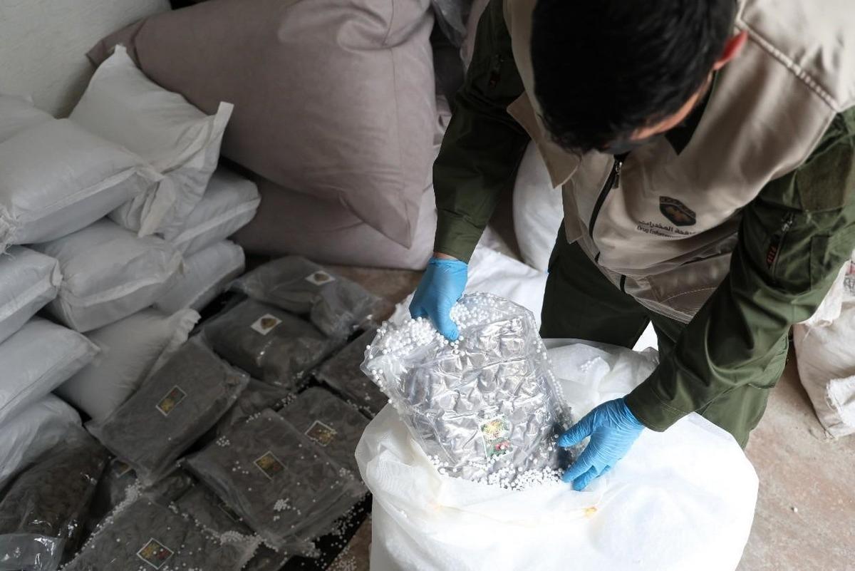 MİT ten Suriye de uyuşturucu operasyonu! Kilolarca ele ge&ccedil;irildi 1