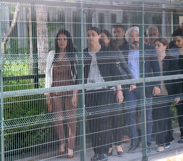 &Ouml;ğretmen Ayşe &Ccedil;elik, 8 aylık bebeğiyle cezaevine girecek 2