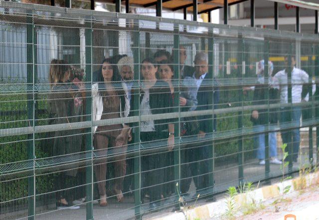 &Ouml;ğretmen Ayşe &Ccedil;elik, 8 aylık bebeğiyle cezaevine girecek 3