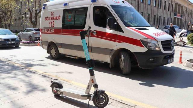 Eskişehir’de otomobil scooter’a çarptı