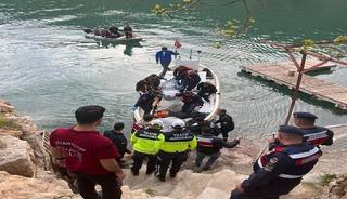 Bottan Fırat Nehri'ne d&uuml;şen kamp&ccedil;ının cansız bedeni bulundu