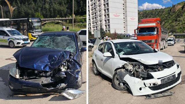 Karabük’te iki otomobilin çarpıştığı kaza 3 kişi yaralandı