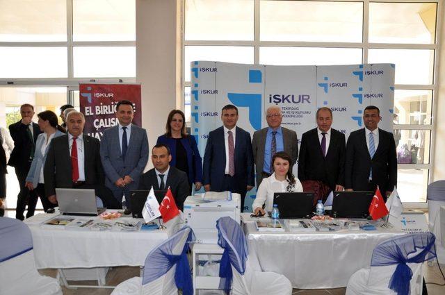 Tekirdağ İstihdam Fuarı’nda iş arayanlar işverenlerle buluştu