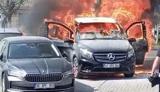 Nevşehir&rsquo;de ara&ccedil; yangını: 3 ara&ccedil; hasar g&ouml;rd&uuml;