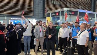 Hac kafilesi İstanbul'dan topraklara dualarla uğurlandı