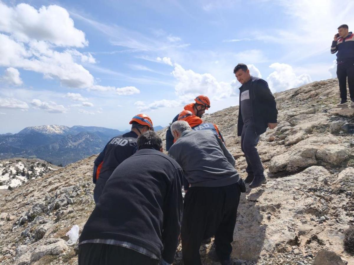 &Ccedil;iriş bitkisi toplamak i&ccedil;in gittiği dağlık alanda hayatını kaybetti 2