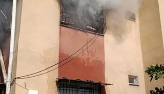 D&ouml;rtyol&rsquo;da apartman dairesi alevlere teslim oldu