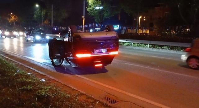 Osmangazi&rsquo;de trafik kazası: Otomobil takla attı, 1 yaralı 3