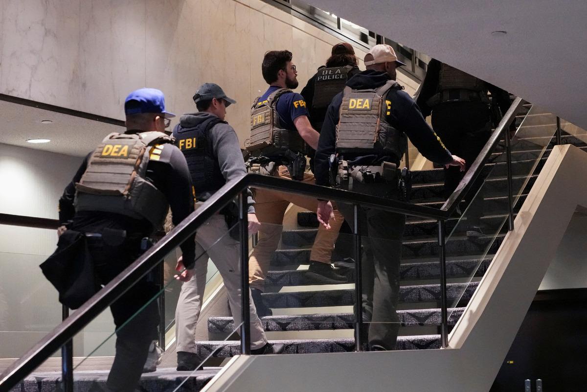  Beyaz Saray Muhabirleri Derneği yemeğinde saldırı! Trump salondan çıkarıldı 6