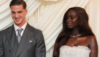 Eşinin fotoğraflarını sildi! Dedikodular yayılınca...