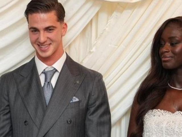 Eşinin fotoğraflarını sildi! Dedikodular yayılınca...