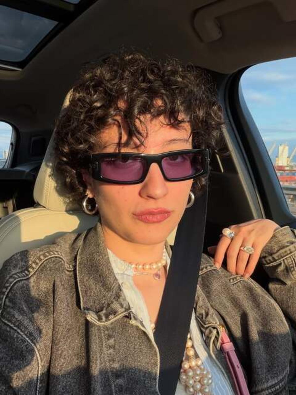 Melike Şahin sa&ccedil;larını kısacık kestirdi! İşte yeni imajı 1